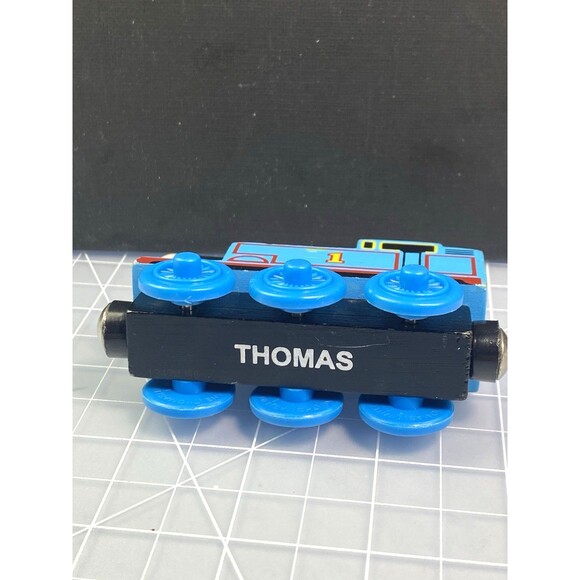 2003 Thomas & Friends "Thomas" Tank Engine Wooden Railway Train Magnetic Coupler - Picture 3 of 5